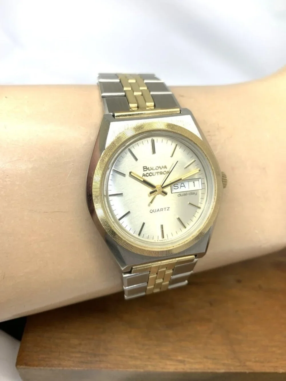 Bulova accutron men